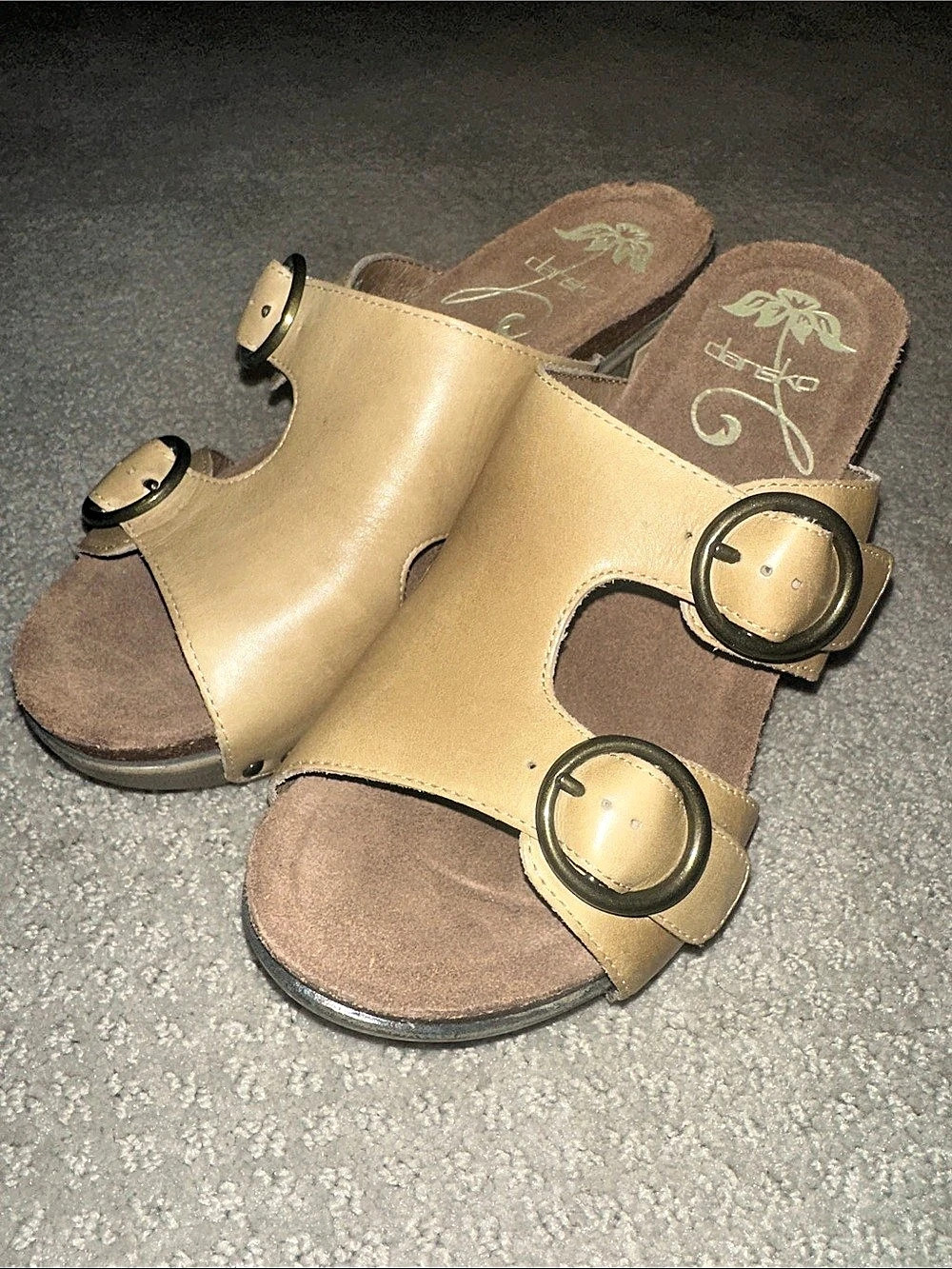 New! Dansko Fern Double Buckle Wedge Grain Leather Wedge Sandals